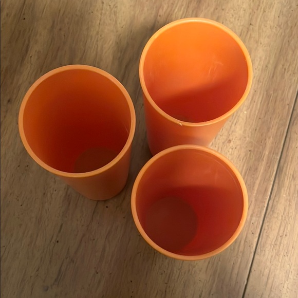 3 Vintage Tupperware 107 - Picture 2 of 3